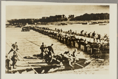 Soldiers in a boat (ddr-njpa-13-1635)