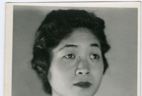 Portrait of a young woman (ddr-densho-329-813)