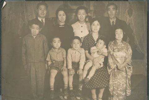 Ohashi Family portrait (ddr-densho-442-188)