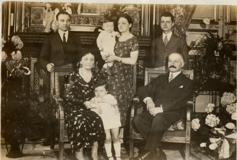 Albert Lebrun and his family (ddr-njpa-1-1218)