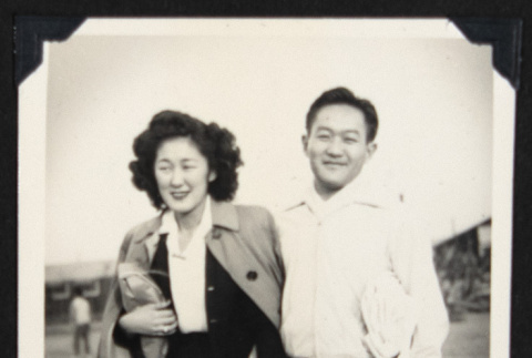 Couple at Rohwer (ddr-densho-542-734)