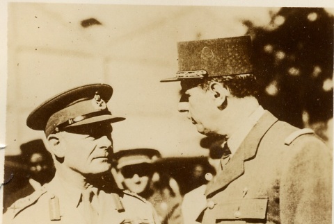 Sir Archibald Wavell speaking with another military leader (ddr-njpa-1-2524)