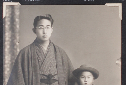 Joe Ishikawa with child (ddr-densho-468-461)
