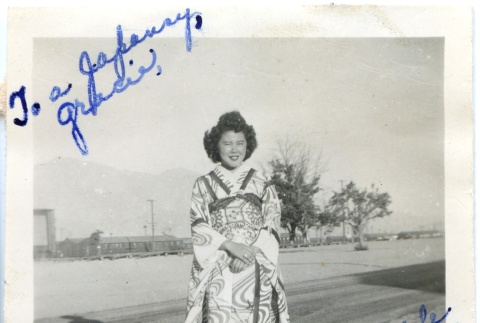 Signed photograph of a woman wearing a kimono (ddr-manz-6-110)