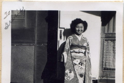 Kiyo Kamo wearing a kimono (ddr-manz-6-105)