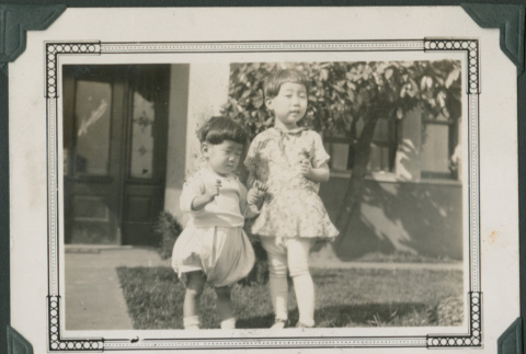 Two young girls (ddr-densho-355-430)