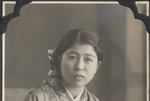 Portrait of a woman (ddr-densho-432-154)