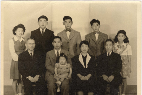 Morita Family portrait (ddr-densho-409-1)