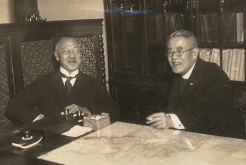 Masahiro Ota meeting with another government official (ddr-njpa-4-1495)