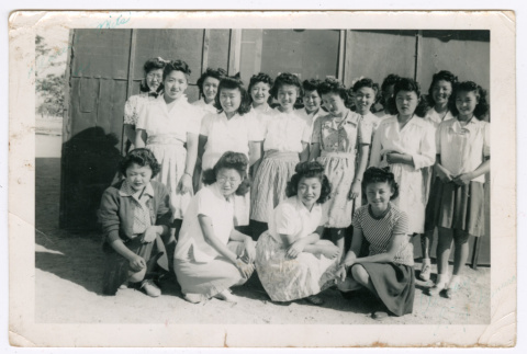 Class portrait (ddr-densho-550-285)