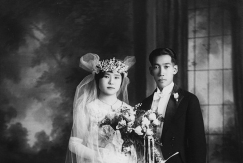 Wedding portrait of Buichi Nakata and Chizuye Katow (ddr-ajah-6-666)