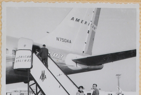 Couple boarding a plane (ddr-densho-522-54)