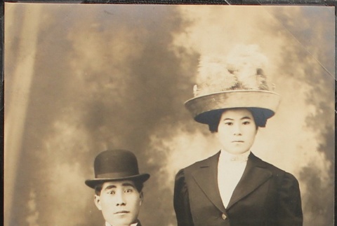 Portrait of Japanese couple (ddr-densho-259-529)