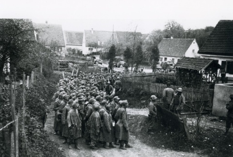 Captured German soldiers (ddr-densho-22-108)