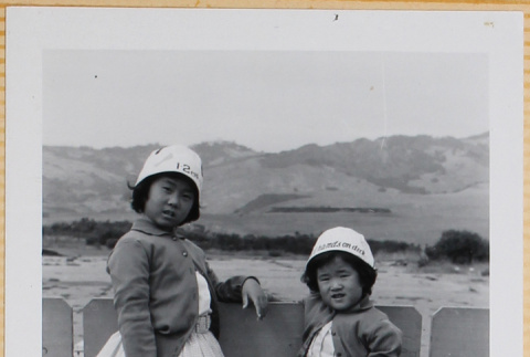 Susan and Leslie Shiomi (ddr-densho-522-579)