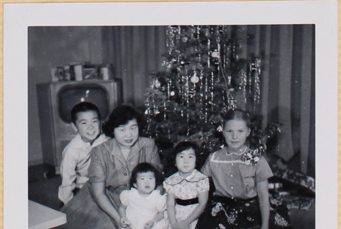 Yoshiko, William, Susan and Leslie with unidentified girl (ddr-densho-522-536)