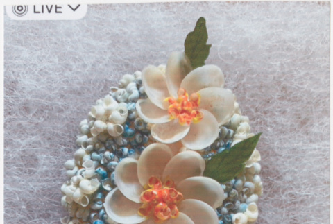 Pin with shells arranged like flowers (ddr-densho-539-153)