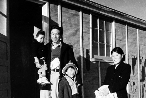Japanese Americans relocating to a different camp (ddr-densho-37-295)