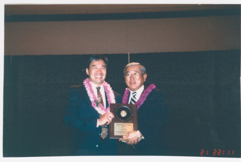 Picture of Tom Ikeda and Floyd Mori (ddr-densho-506-35)