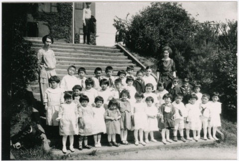 Pacific School students and teachers (ddr-densho-353-252)