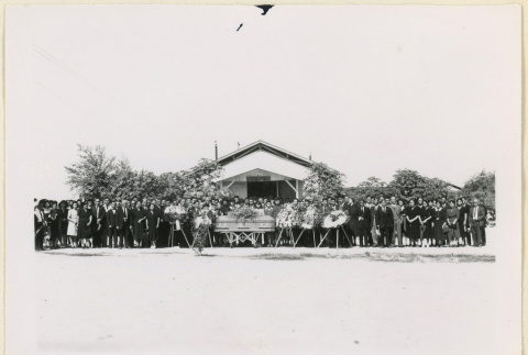 Mourners at Dempei Yoshimi's funeral (ddr-densho-37-1712)