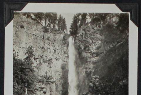 Multnomah Falls (ddr-densho-359-1382)