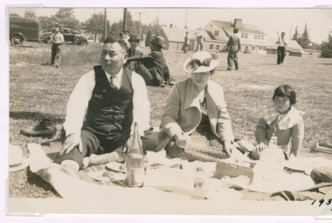 Family picnic at Jefferson Park (ddr-densho-477-80)