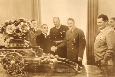 Yosuke Matsuoka shaking hands with Hitler (ddr-njpa-4-896)