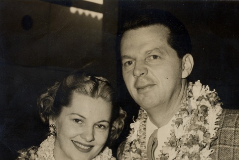 Joan Fontaine and William Dozier arriving in Hawai'i (ddr-njpa-1-300)