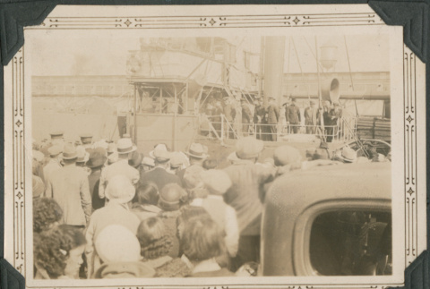 Crowd next to ship (ddr-densho-316-293)