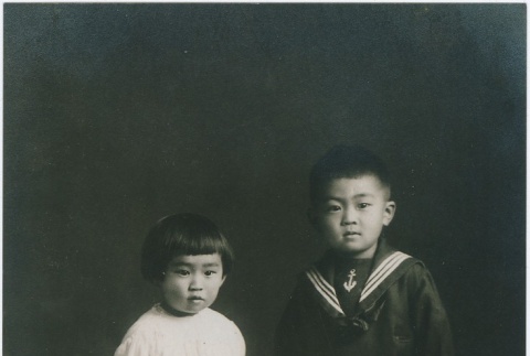 Portrait of Henry Okagaki and Guyo Okagaki Tajiri as children (ddr-densho-338-212)