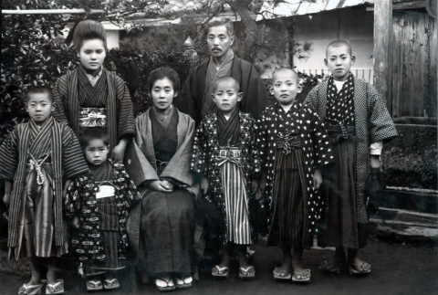 Family portrait of Hashiguchi family in Japan (ddr-densho-474-189)