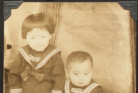Two Nisei children (ddr-densho-259-377)
