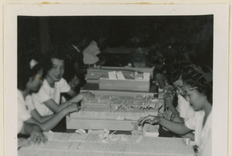 Staff working at Butte (ddr-densho-37-865)