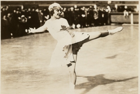 Sonja Henie skating (ddr-njpa-1-618)