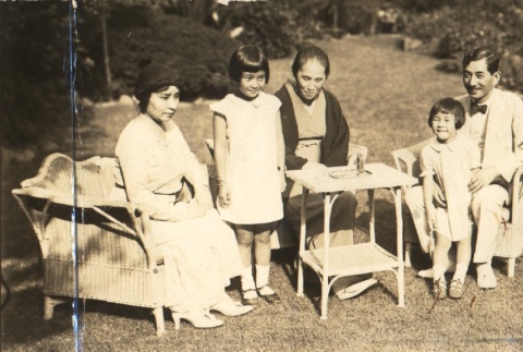 Hiroshi Saito with his family (ddr-njpa-4-2531)