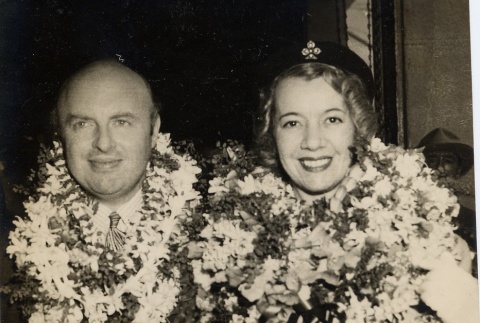 Lily Pons and Andre Kostelanetz arriving in Hawai'i (ddr-njpa-1-1338)