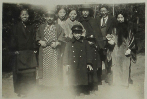 Photograph: Fujinaga family (ddr-densho-357-592-mezzanine-ed567afa4f)