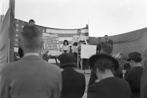 Memorial service for fallen soldiers (ddr-fom-1-459)