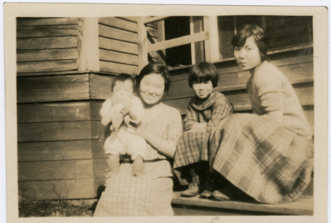 Japanese American women and children (ddr-densho-26-128)