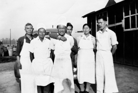 Group of cooks at Jerome Camp (ddr-ajah-6-213)