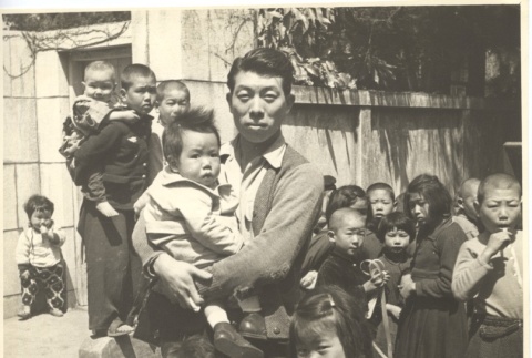Family and Neighbors in Tokyo (ddr-one-2-13)
