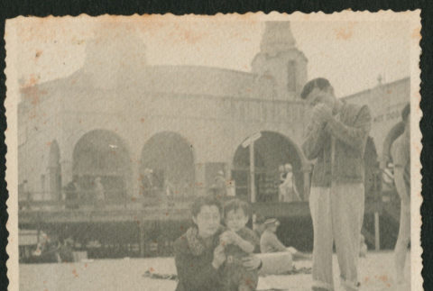 Sumi - Rony - Shiro (ddr-densho-378-938)