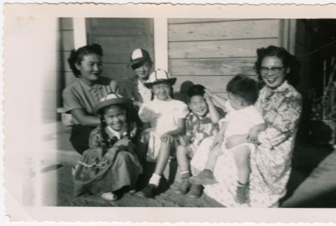 Japanese American families (ddr-densho-325-449)