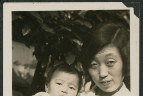 Iku Takahashi and child (ddr-densho-355-416)