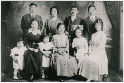 Hanroku Ota family (ddr-densho-353-210)