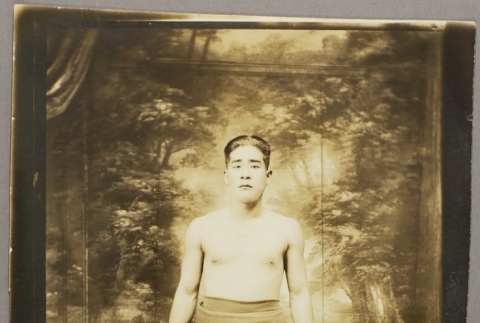 Sumo wrestler Hirosegawa (ddr-njpa-5-1277)