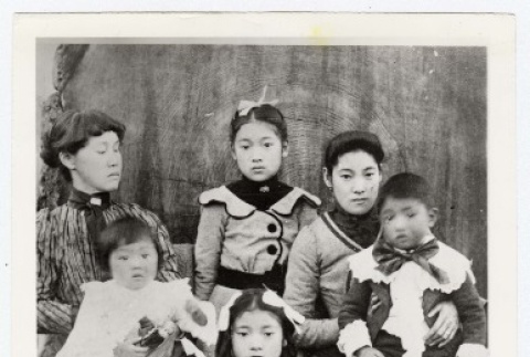 Miyo Iwakoshi McKinnon and her adopted daughter and grandchildren (ddr-densho-259-560)