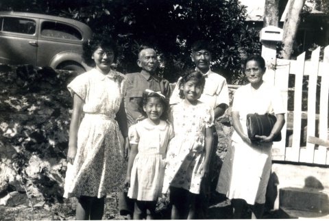 Family photograph (ddr-densho-22-159)