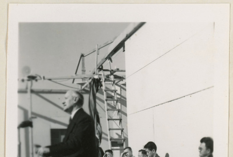 Dr. Jones giving a lecture (ddr-densho-37-959)